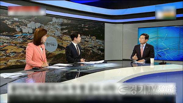 [크기변환]12-2. 이상일 용인특례시장이 12일 YTN 생방송 이브닝 뉴스 인터뷰를 통해 용인의 대규모 프로젝트와 해외교류에 대해 이야기를 하고 있다.(사진=YTN 방송 캡쳐).jpg