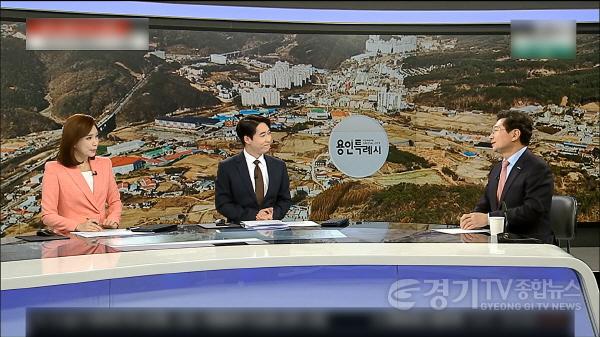 [크기변환]12-1. 이상일 용인특례시장이 12일 YTN 생방송 이브닝 뉴스 인터뷰를 통해 용인의 대규모 프로젝트와 해외교류에 대해 이야기를 하고 있다.(사진=YTN 방송 캡쳐).jpg