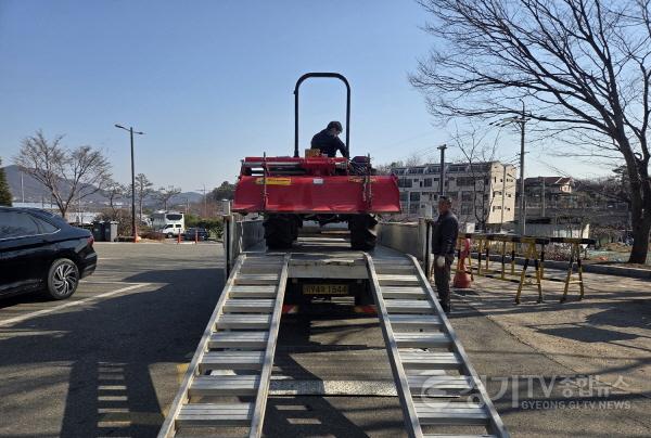 [크기변환]3. 용인특례시 임대농업기계 운반 모습.jpg