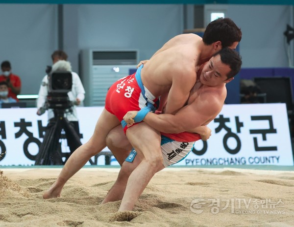 [크기변환]1. 2022평창평화장사씨름(이재안(현재코치)) 2위.png