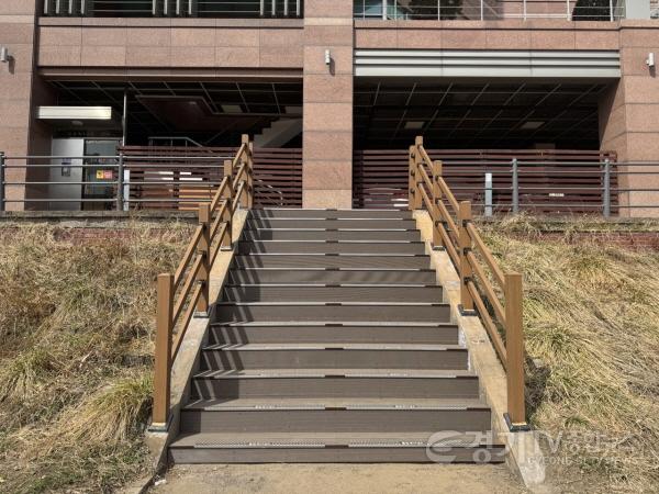 [크기변환]10. 영덕천 목재시설물 정비공사 현장.jpg