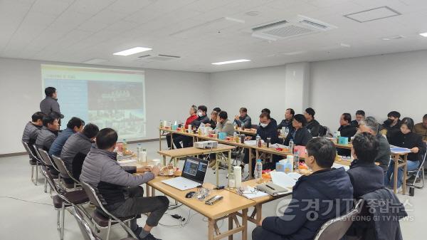 [크기변환]5-1. 지난 20일 처인구 양지면 경남아너스빌디센트아파트의 하자보수 조치 여부를 확인하기 위해 ‘용인시 공동주택 품질점검단’이 특별 점검을 했다..jpg