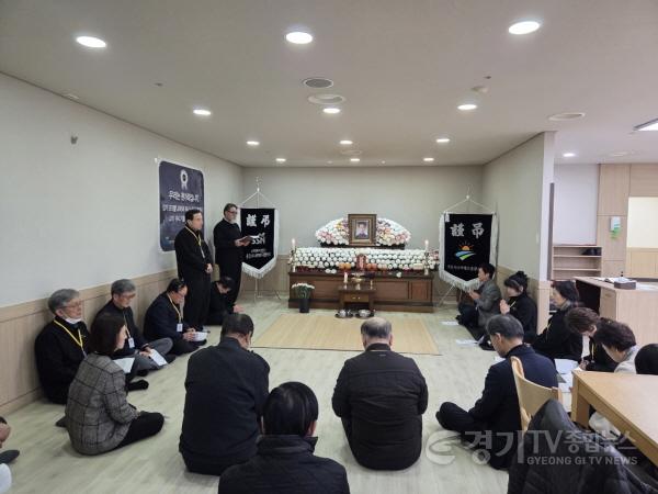 [크기변환]5-1. 무연고자 장례식을 엄수하는 공영장례서포터즈.jpeg