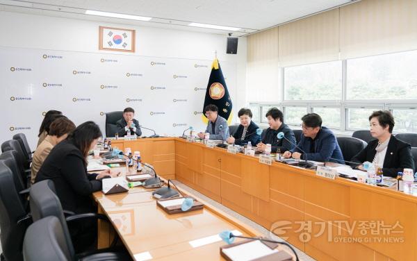 [크기변환]20250327 용인특례시의회 의원연구단체 관광도시브랜드, 발대식 개최(2).jpg