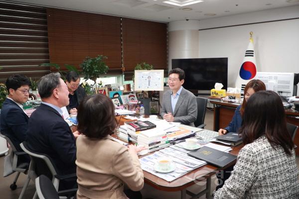 [크기변환]17-2 용인특례시가 경기신보 출연금 우수 시군 1위로 선정됐다.jpg