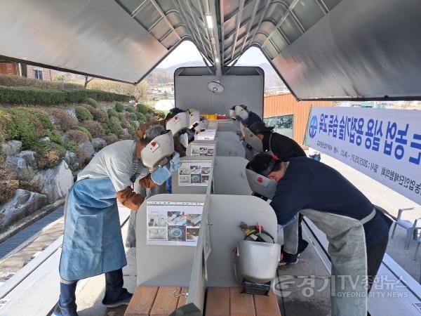 [크기변환]9-1. 용인특례시는 3월 31일부터 2일간 지역 농업인 25을 대상으로 용접기술교육을 진행했다.jpg
