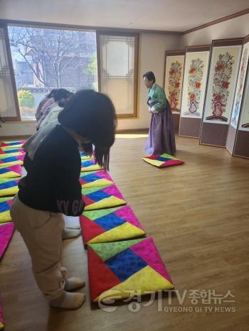 [크기변환]11 평택시 예절교육관 기초 예절반 과정 모집 및 이전 신축 추긴.jpg