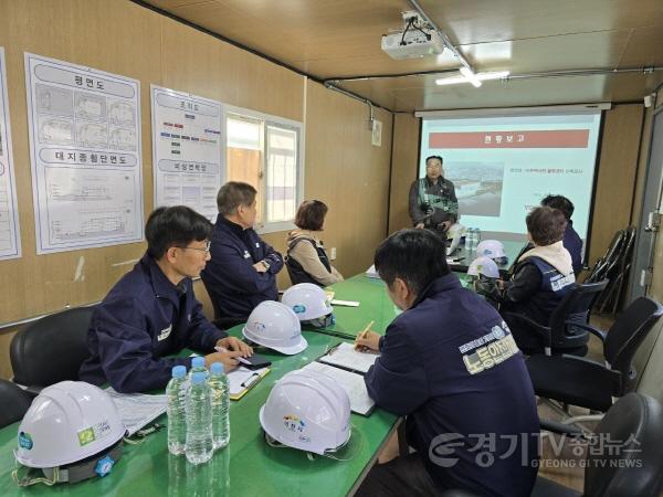[크기변환]2. 산업재해 예방 앞장서는 이천시, 백사면 공사현장 안전 합동점검 실시3.jpg