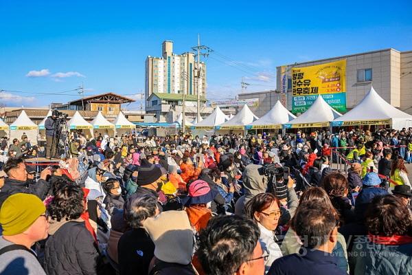 [크기변환]3.산수유축제(축제장 전경).jpg
