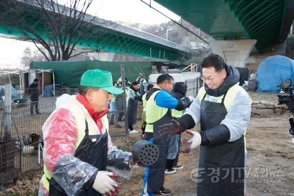 [크기변환]20231130 사랑의 연탄나눔 봉사-064.jpg