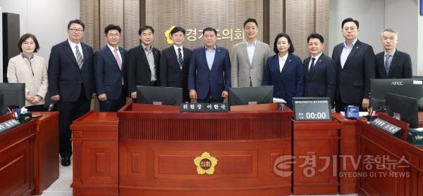 [크기변환]250408 경기도의회 경기북부특별자치도 설치 특별위원회, 2025년 업무보고회 2차 실시 (1).JPG.jpg