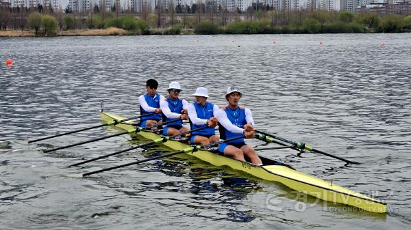 [크기변환]5-1. 제67회 전국조정선수권대회 남자 일반부 쿼드러플스컬에서 우승한 용인특례시 직장운동경기부 조정팀.JPG