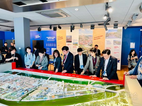 [크기변환]01-4 대한민국건강도시협의회 연수 사진(시설방문).jpg