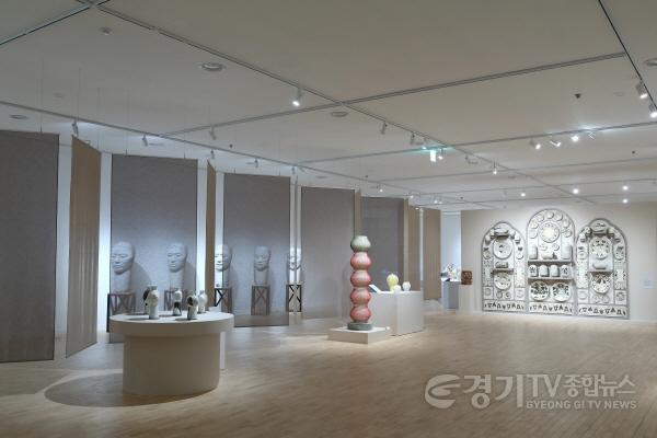 [크기변환](사진자료3) 경기도자미술관 기획전 오늘, 분청 전시 전경.jpg