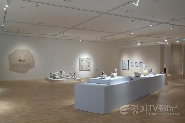 [크기변환](사진자료2) 경기도자미술관 기획전 오늘, 분청 전시 전경.jpg