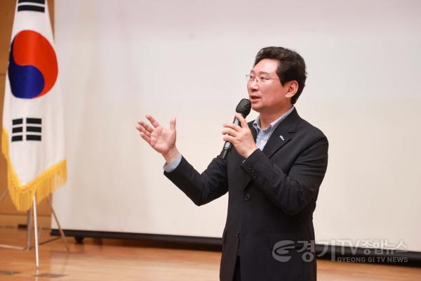 [크기변환]2-1. 11일 문화예술원 국제회의실에서 제53회 보건의 날 기념식이 열렸다.JPG