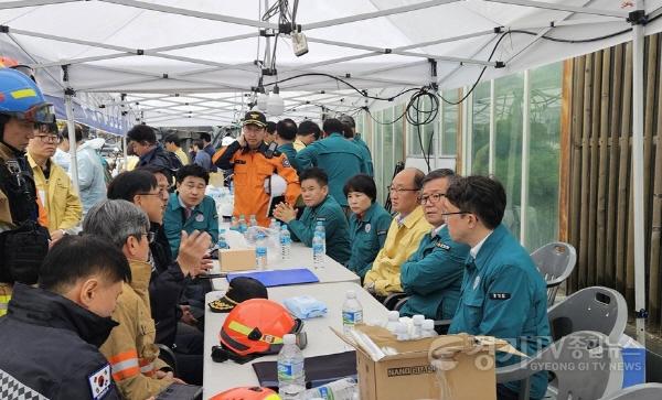 [크기변환]250412 경기도의회 건설교통위원회, 신안산선 공사장 지하 붕괴사고 현장 찾아.jpg