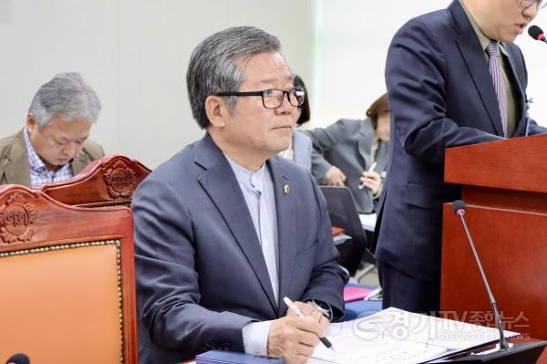 [크기변환]250411 허원 의원, 대표발의한 공공와이파이 활성화 지원 조례 상임위 통과 (2).jpg