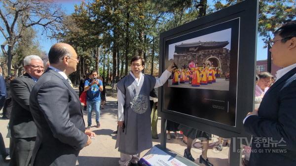[크기변환]1-4. 수원시, ‘멕시코·라틴아메리카 유네스코 학습도시연맹 콘퍼런스’에서 평생학습, 기후행동, 탄소중립 실천 우수사례 소개.jpg