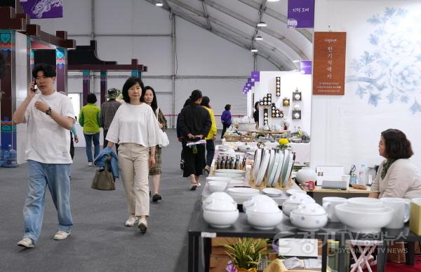 [크기변환]광주왕실 도자 컨퍼런스 행사장 풍경 (3).jpg