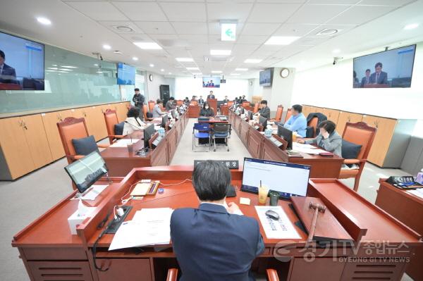 [크기변환]250415 인사청문특별위원회, 경기도평생교육진흥원 원장 후보자 인사청문경과보고서 가결 (2).jpg