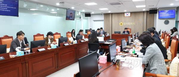 [크기변환]250415 의회운영위원회, 지방의회교류 확대, 조례 실효성 진단, 정책지원관 제도 정비 등 안건 심의 (2).JPG.jpg