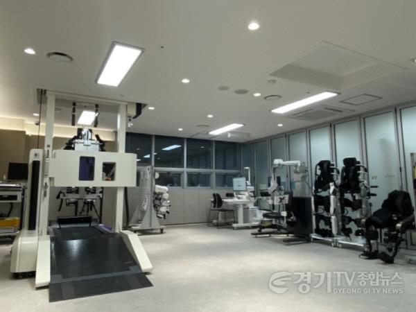 [크기변환]1-3. 작년 11월 개소한 화성동탄아르딤복지관 로봇재활센터.jpg