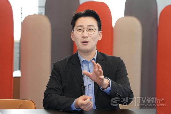 [크기변환]1-4. [장애인의 날 특집] _ 발달장애인 바리스타가 맛있는 커피를 만들어 드립니다.jpg