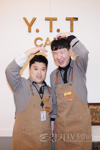 [크기변환]1-3. [장애인의 날 특집] _ 발달장애인 바리스타가 맛있는 커피를 만들어 드립니다.jpg