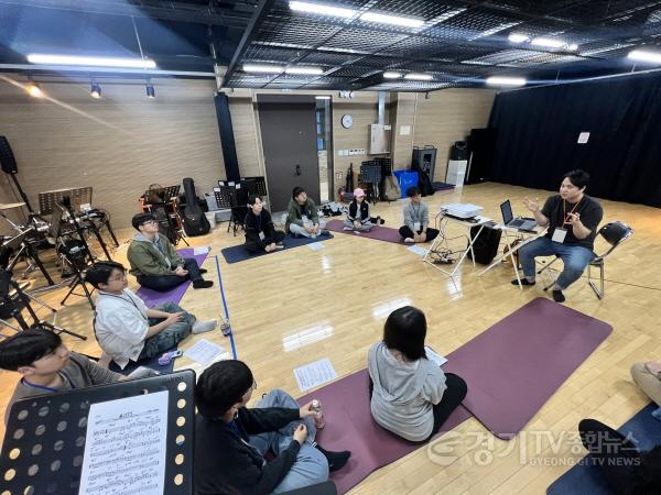 [크기변환]250420_학생예술가의_꿈을_현실로_경기_예술_영재_마스터_클래스(사진1) (1).jpg