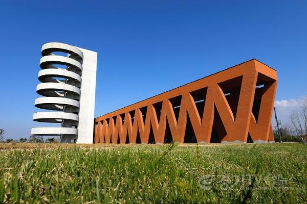 [크기변환]5-4. 매향리평화기념관 전경.jpg