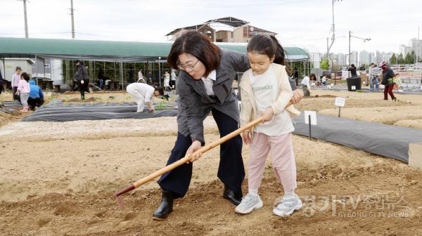 [크기변환]2-2. 도시농업공동체 공공텃밭 개장.jpg