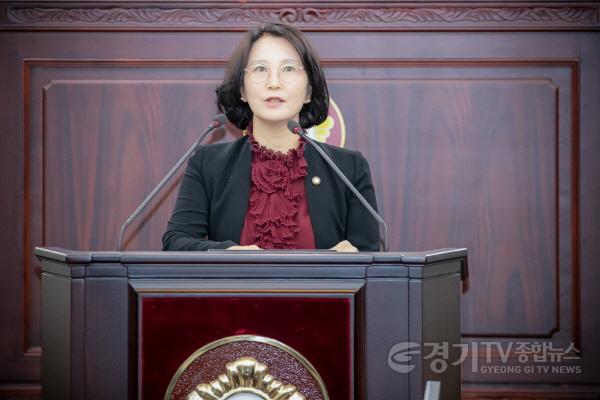 [크기변환]사진3) 5분 자유발언중인 배현경의원.jpg