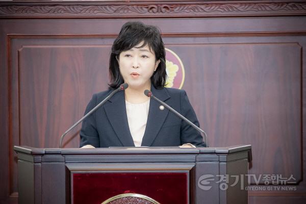 [크기변환]사진9) 시정질의중인 차순임의원.jpg