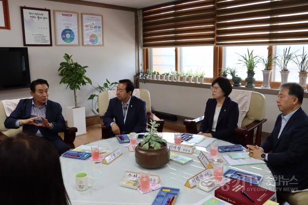 [크기변환]250424 이애형의원, 포천 송우초등학교 현장 찾아...지역사회와 학교가 상생할 수 있는 공간 활용 필요해3.jpg