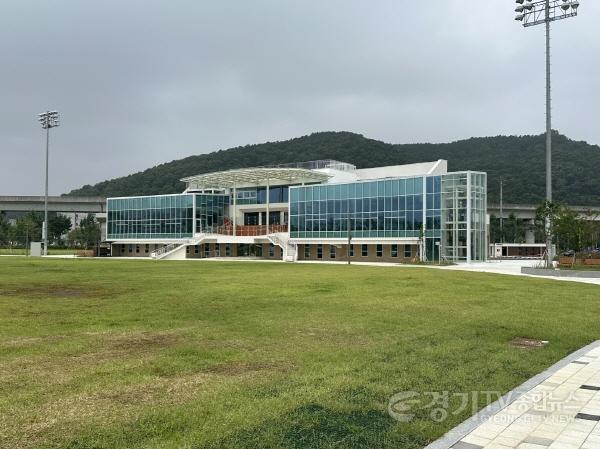 [크기변환]1. 용인특례시에 5월 정식 개관을 앞둔 SERI PAK with 용인 전경.jpg