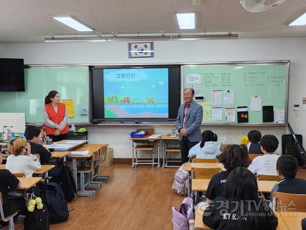 [크기변환]10-1. 이동읍, 어린이 대상 교통안전 캠페인.jpg