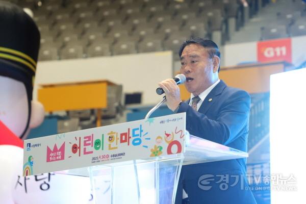 [크기변환]1.어린이 놀이 한마당 참석(의장님).jpg