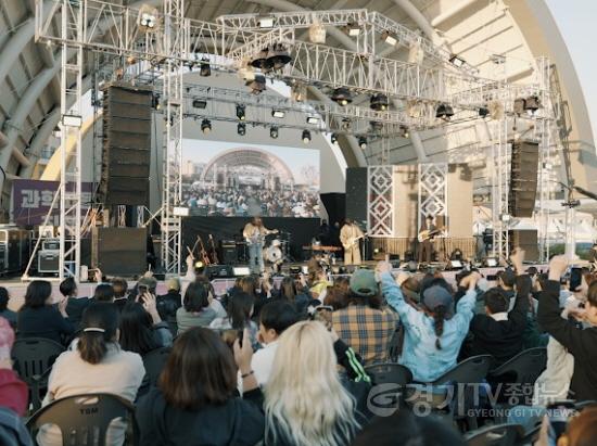 [크기변환]1. 2025년 제39회 이천도자기축제, 1일 방문객 10만 명 돌파!(개막식).jpg