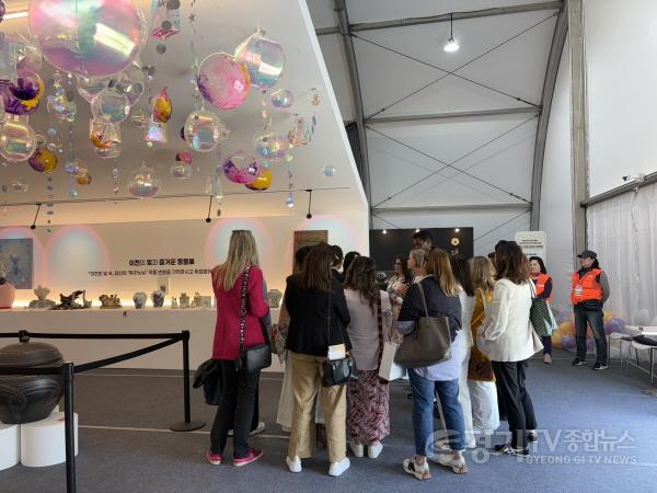 [크기변환]1. 2025년 제39회 이천도자기축제, 1일 방문객 10만 명 돌파!3(전시장).jpg