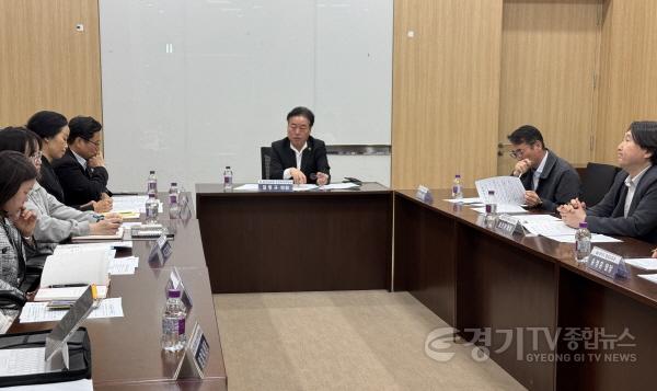 [크기변환]250502 김동규 의원, 경기도 외국인간병 시범사업 마련 위한 2차 회의 이어가.jpg