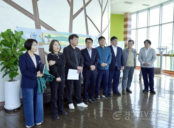 [크기변환]하남시의회 결산검사 위원 현장방문 사진1.jpg