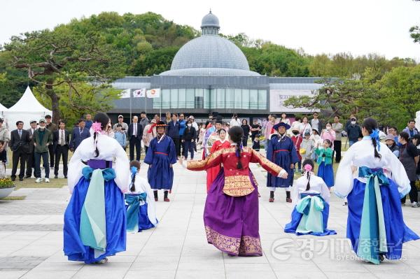 [크기변환]제28회 광주왕실도자페스티벌 성료… 22만여 명 방문하며 전통 도자 문화의 위상 확인 (2).jpg