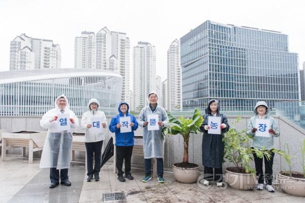 [크기변환]250512 정윤경 부의장, 경기도의회 열대작물 시범농장 개장식 참석.jpg
