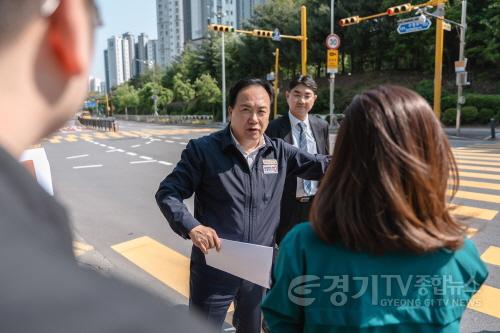 [크기변환]1.오산시, 재포장 공사 현장실사로 해법 모색-1.jpg