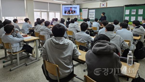 [크기변환]2 2025 평택시 직업인 멘토와의 만남 운영.jpg