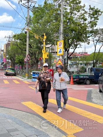 [크기변환]250515 8-2. 용인특례시가 걷기를 통한 시민건강 증진을 위해 산책도우미 앱 걸어용 서비스를 시작했다..jpg