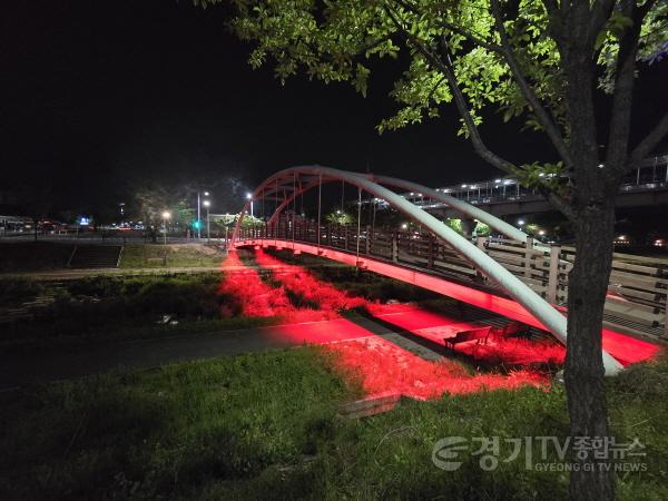 [크기변환]250515 12-1. 전대리 인도교에 설치된 LED 조명 전경.jpg