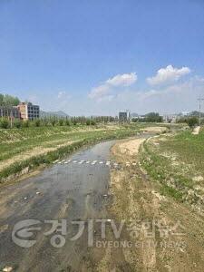 [크기변환]1-1. 수질개선 종합관리 대책이 논의된 청미천의 모습.jpg