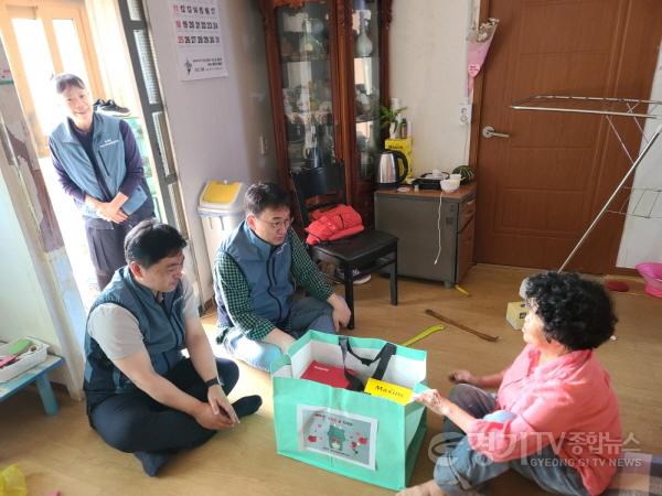 [크기변환]3-2. 동천동, 저소득가구에 ‘행복꾸러미’ 전달.jpg